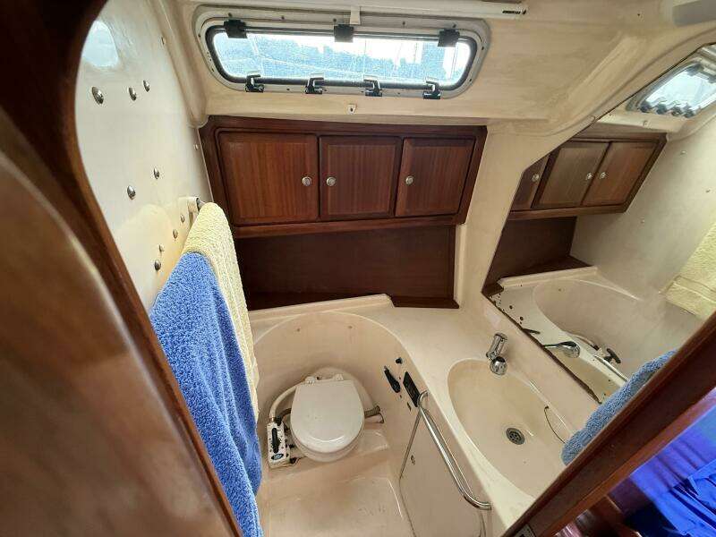 43ft Bavaria Yacht For Sale