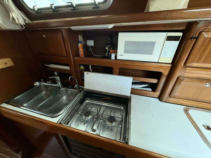 43ft Bavaria Yacht For Sale