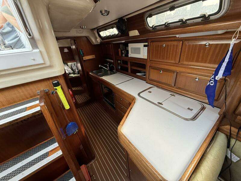 43ft Bavaria Yacht For Sale