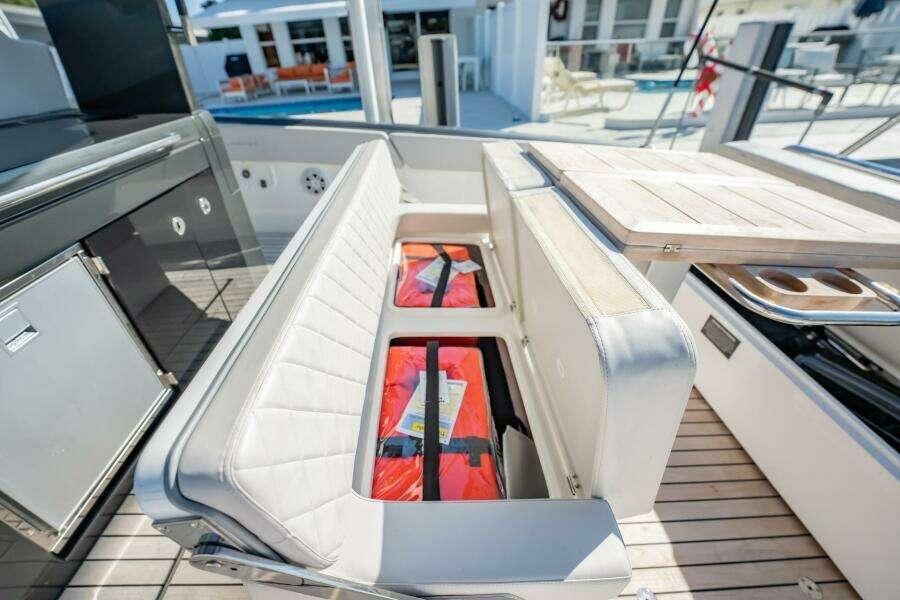33ft Schaefer Yacht For Sale
