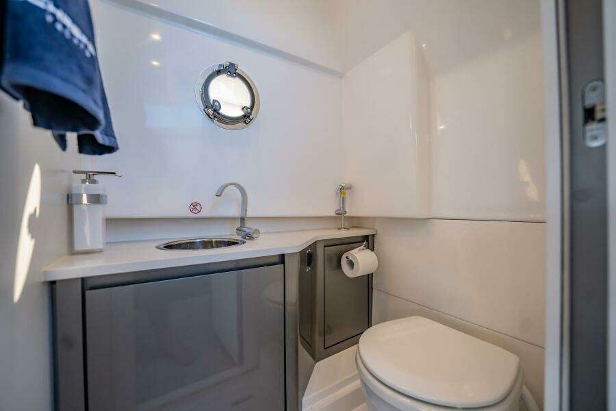 33ft Schaefer Yacht For Sale