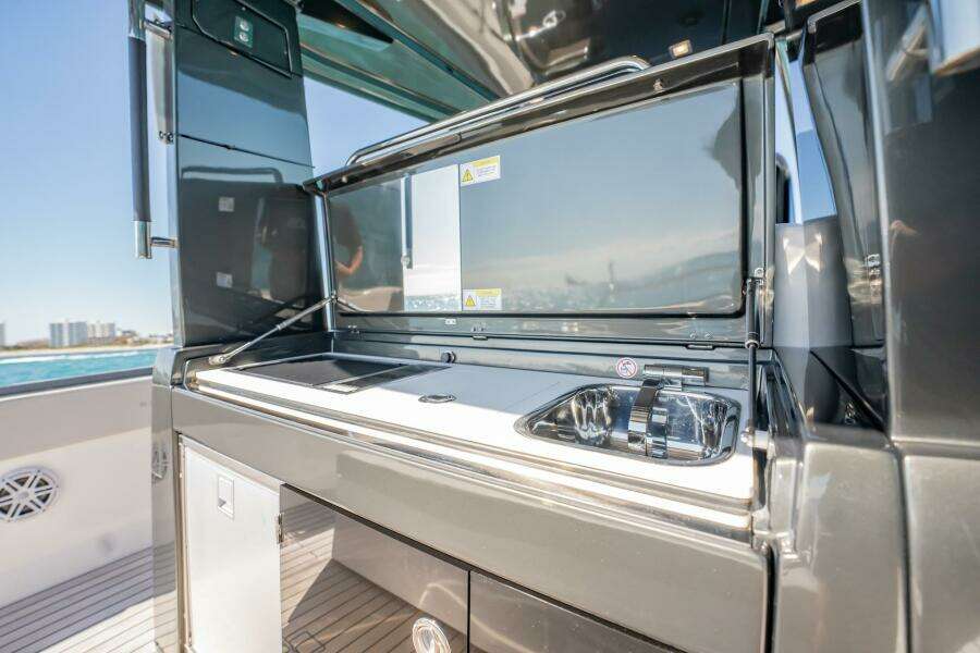 33ft Schaefer Yacht For Sale
