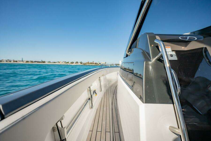 33ft Schaefer Yacht For Sale
