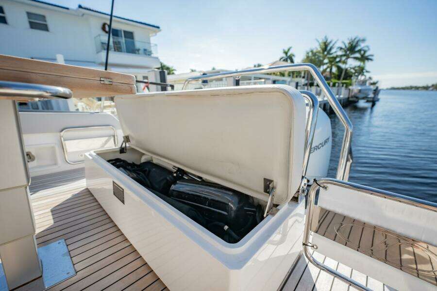 33ft Schaefer Yacht For Sale