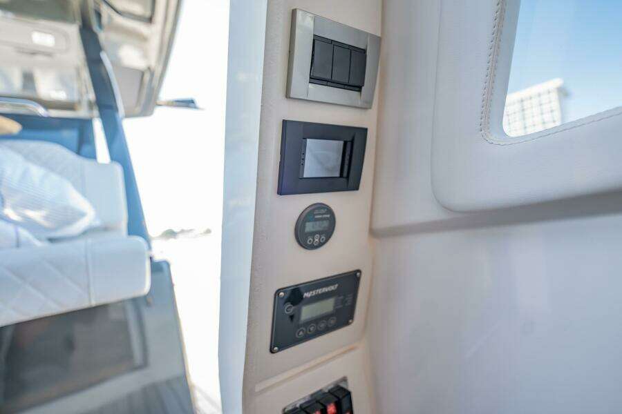 33ft Schaefer Yacht For Sale