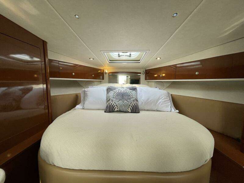 33ft Sea Ray Yacht For Sale