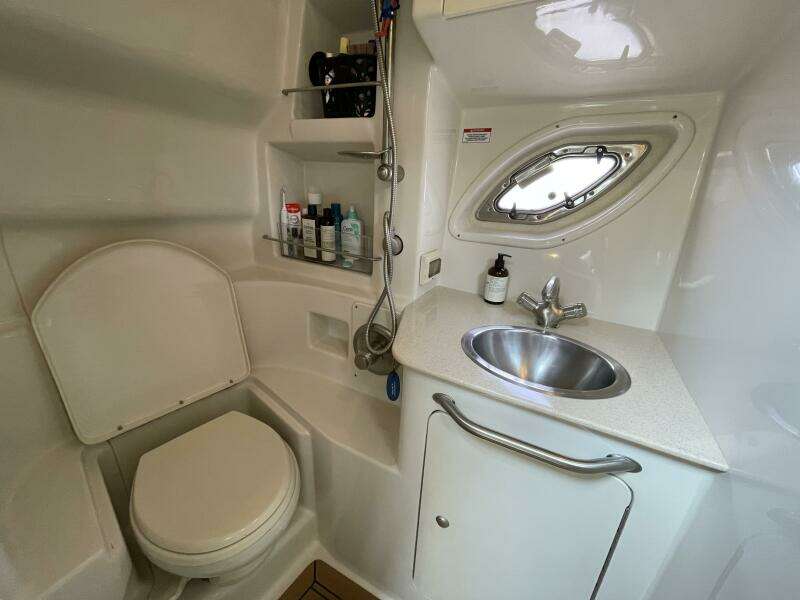 33ft Sea Ray Yacht For Sale
