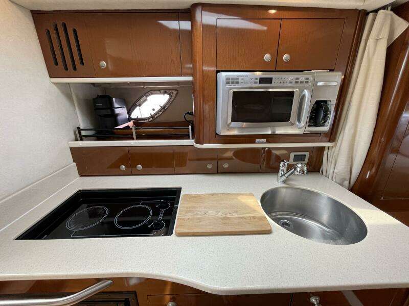 33ft Sea Ray Yacht For Sale