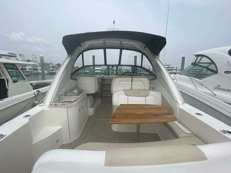 33ft Sea Ray Yacht For Sale