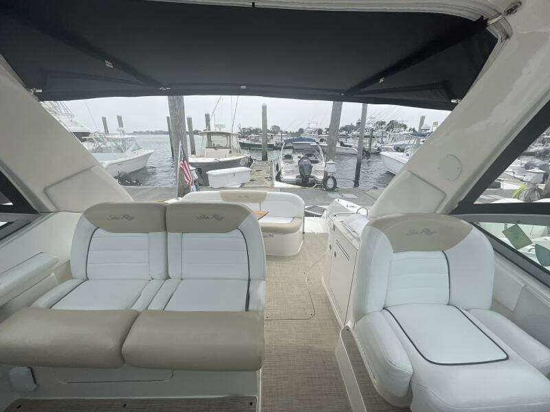 33ft Sea Ray Yacht For Sale
