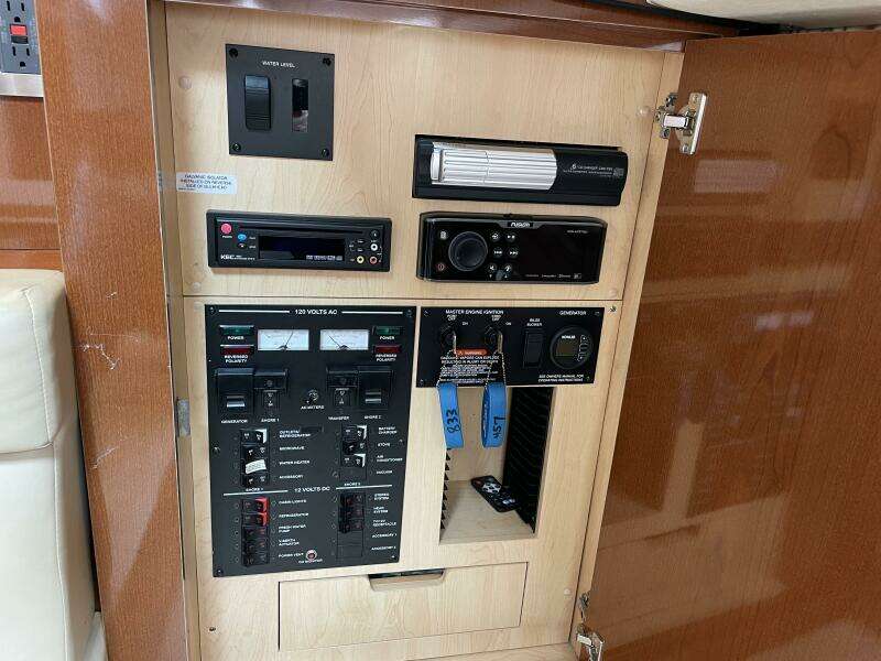 33ft Sea Ray Yacht For Sale