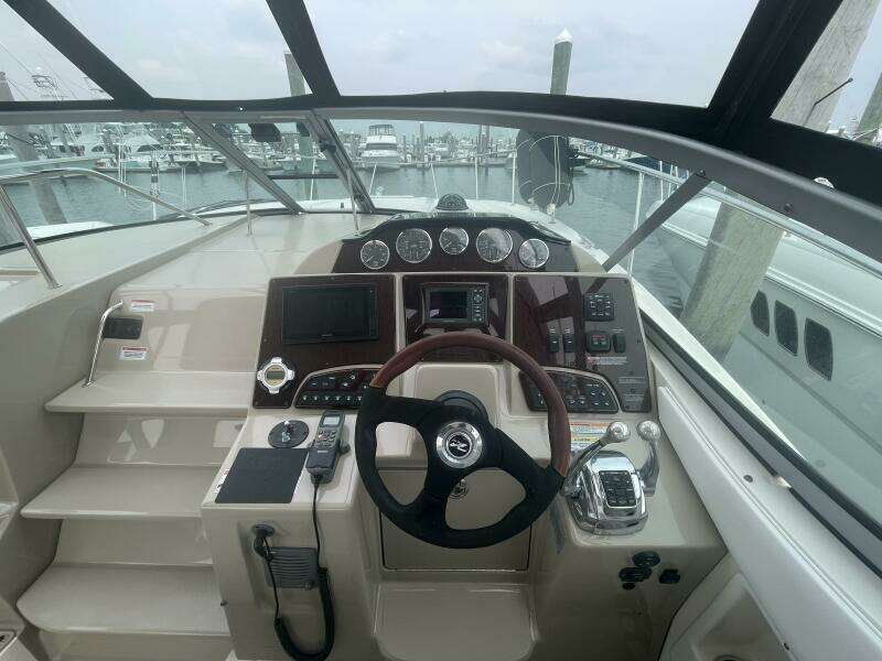 33ft Sea Ray Yacht For Sale