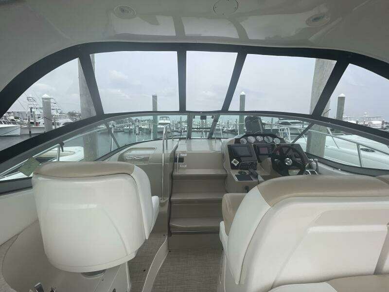 33ft Sea Ray Yacht For Sale