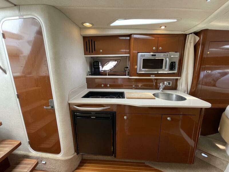33ft Sea Ray Yacht For Sale