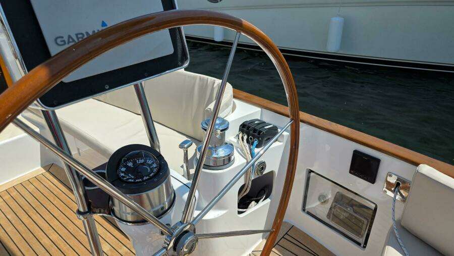 Fidelis 33ft Alerion Yacht For Sale