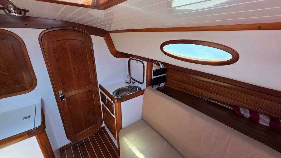 Fidelis 33ft Alerion Yacht For Sale