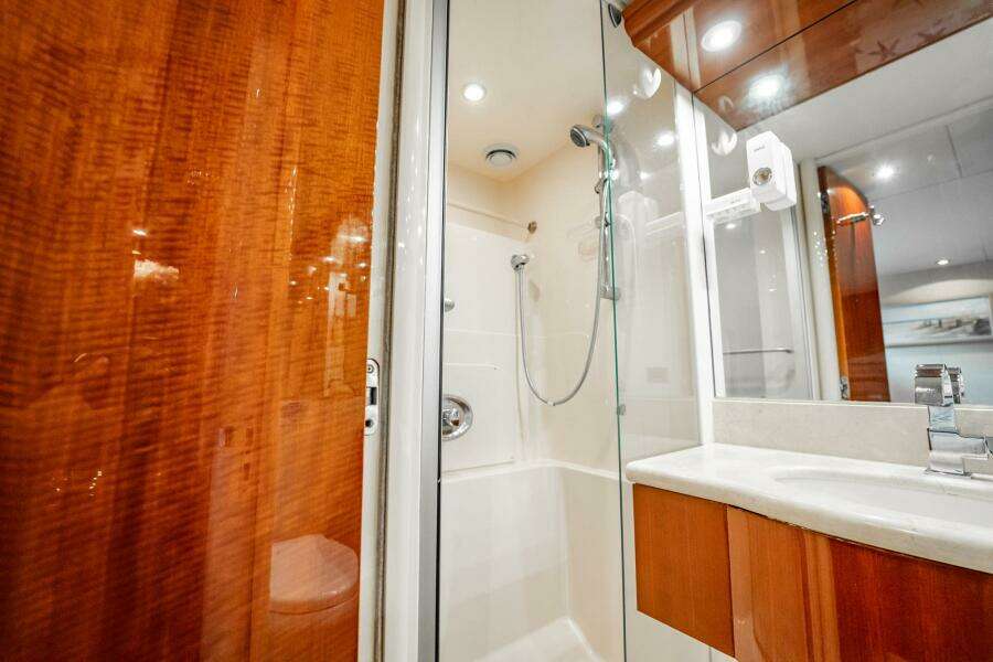 Water Ranch 80ft Lazzara Yachts Yacht For Sale