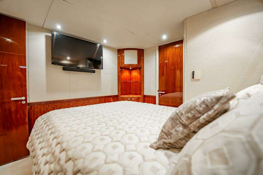 Water Ranch 80ft Lazzara Yachts Yacht For Sale
