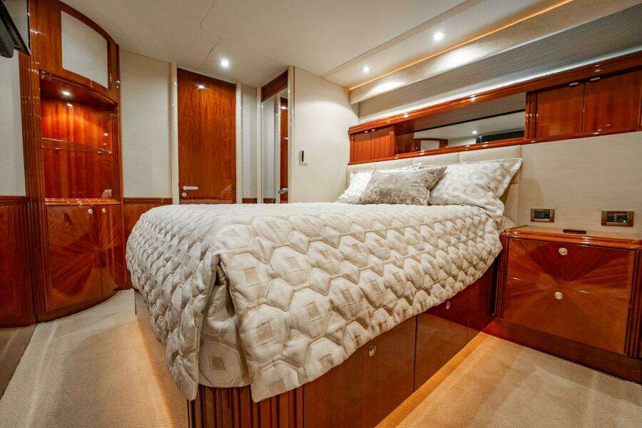 Water Ranch 80ft Lazzara Yachts Yacht For Sale