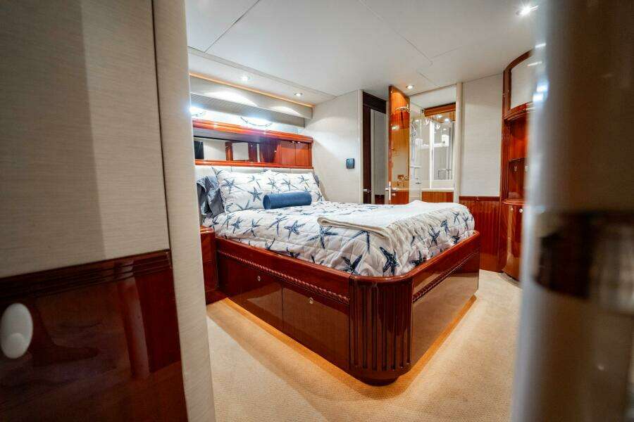 Water Ranch 80ft Lazzara Yachts Yacht For Sale