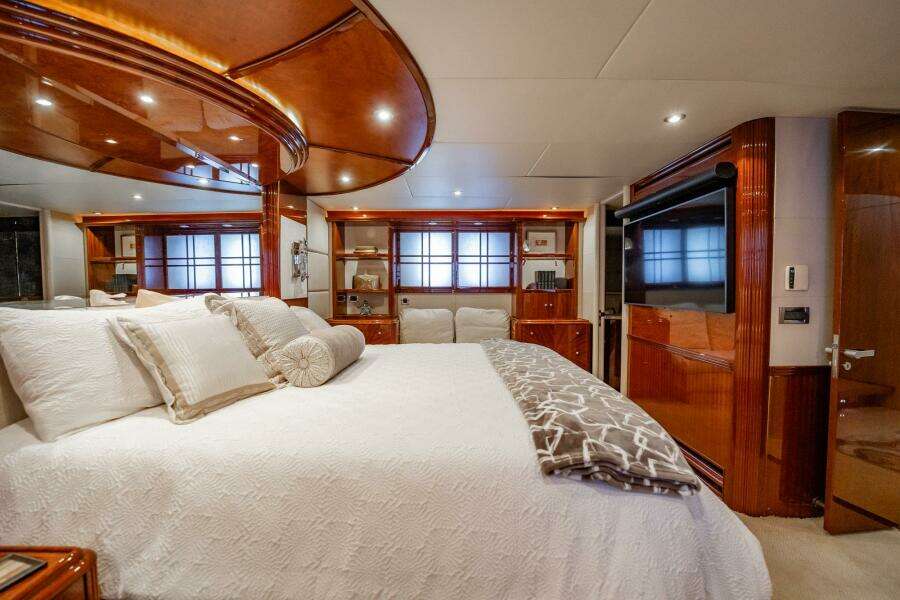 Water Ranch 80ft Lazzara Yachts Yacht For Sale