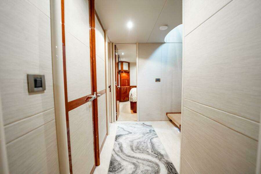 Water Ranch 80ft Lazzara Yachts Yacht For Sale
