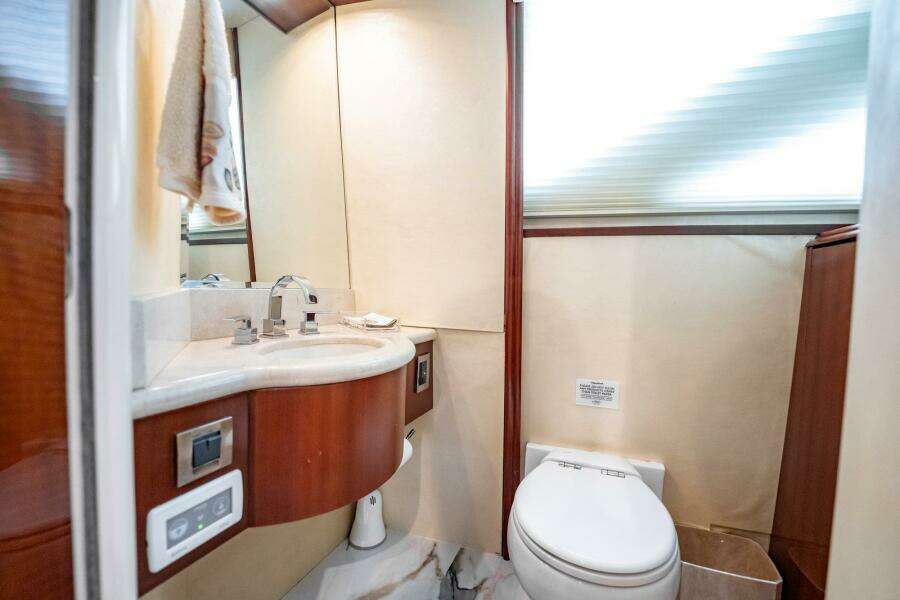 Water Ranch 80ft Lazzara Yachts Yacht For Sale