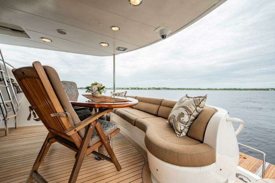 Water Ranch 80ft Lazzara Yachts Yacht For Sale