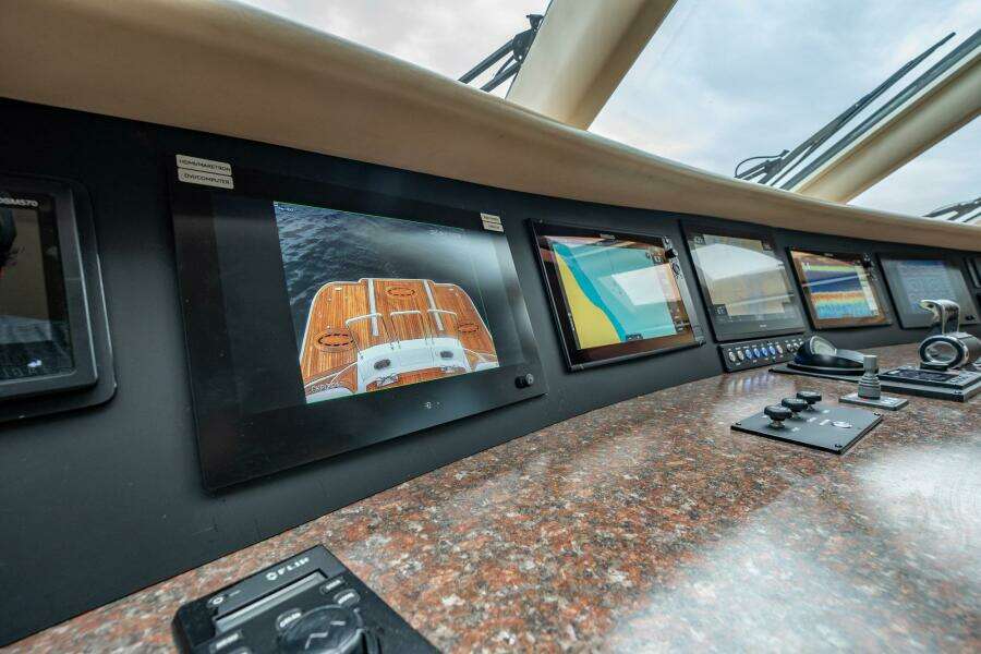 Water Ranch 80ft Lazzara Yachts Yacht For Sale