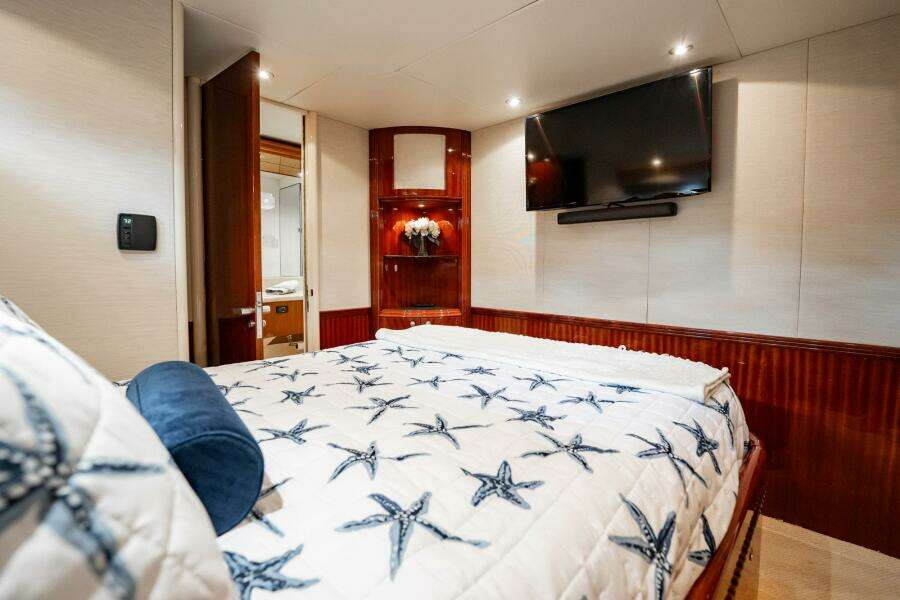 Water Ranch 80ft Lazzara Yachts Yacht For Sale