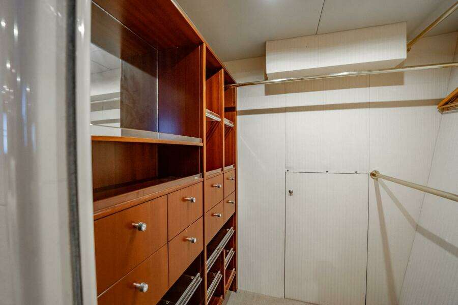 Water Ranch 80ft Lazzara Yachts Yacht For Sale