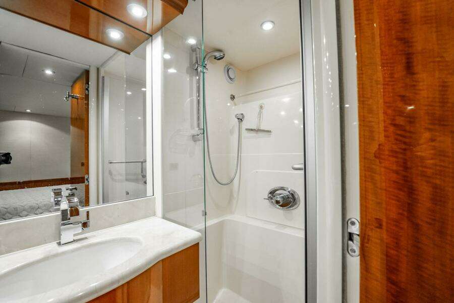 Water Ranch 80ft Lazzara Yachts Yacht For Sale