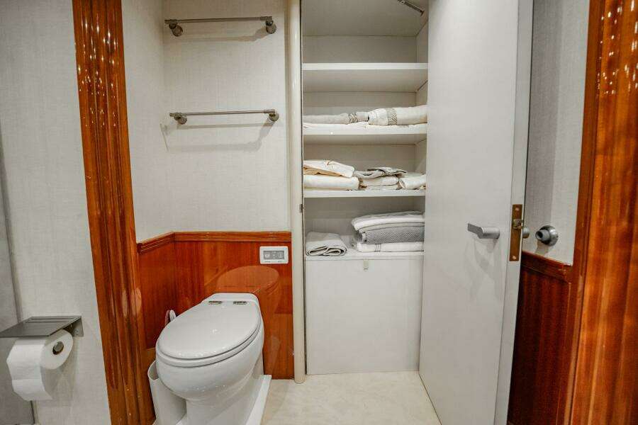Water Ranch 80ft Lazzara Yachts Yacht For Sale