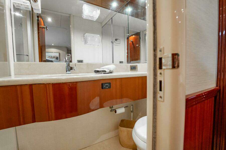 Water Ranch 80ft Lazzara Yachts Yacht For Sale