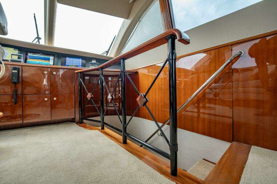 Water Ranch 80ft Lazzara Yachts Yacht For Sale