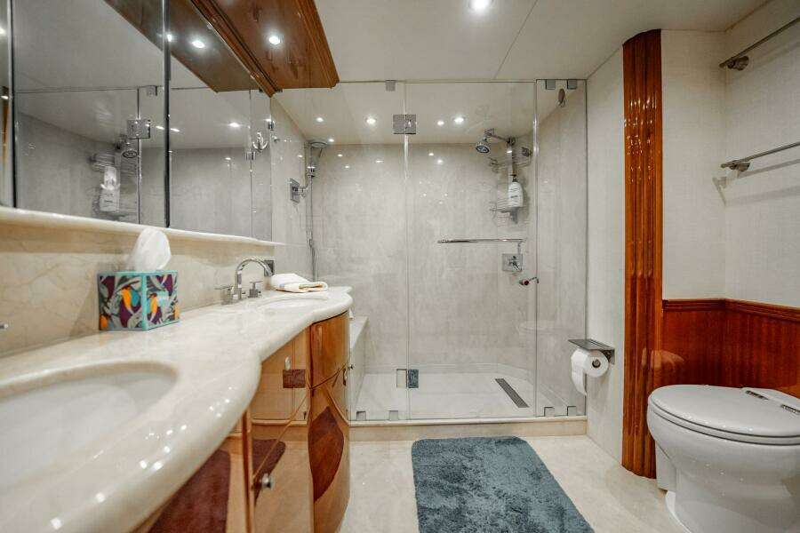 Water Ranch 80ft Lazzara Yachts Yacht For Sale