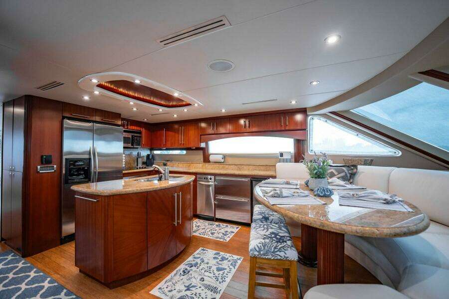 Water Ranch 80ft Lazzara Yachts Yacht For Sale