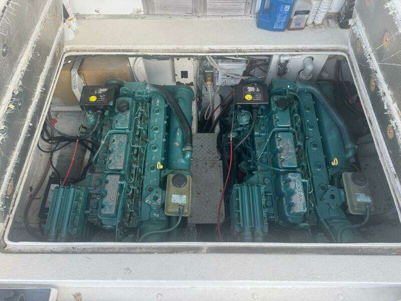 Rip Runner II 28ft Topaz Yacht For Sale