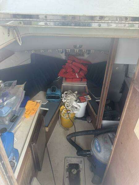 Rip Runner II 28ft Topaz Yacht For Sale