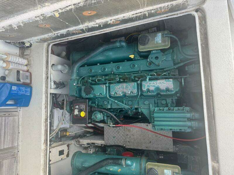 Rip Runner II 28ft Topaz Yacht For Sale