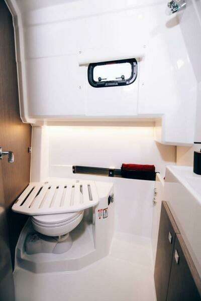 29ft Jeanneau Yacht For Sale