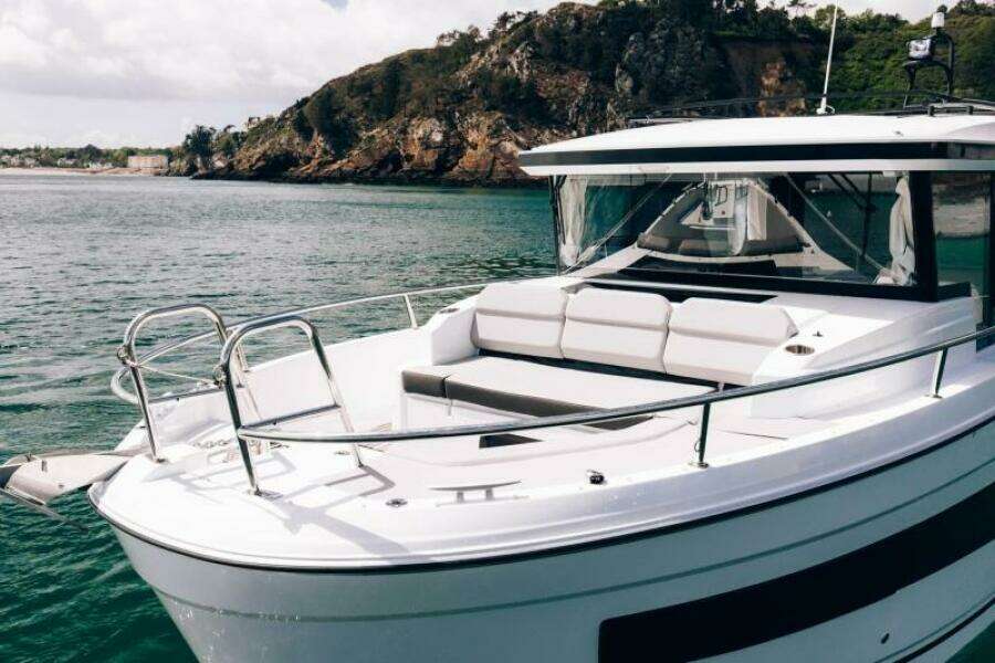29ft Jeanneau Yacht For Sale