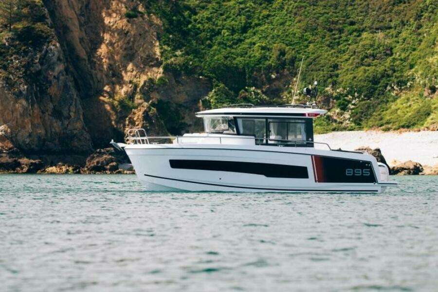 29ft Jeanneau Yacht For Sale