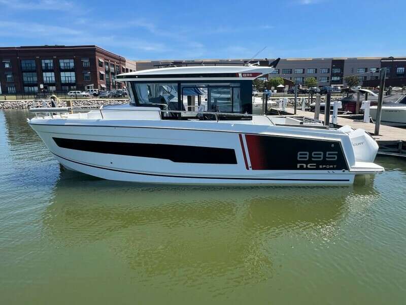 29ft Jeanneau Yacht For Sale