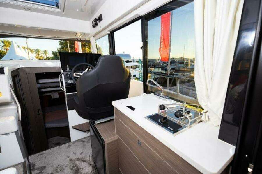 29ft Jeanneau Yacht For Sale