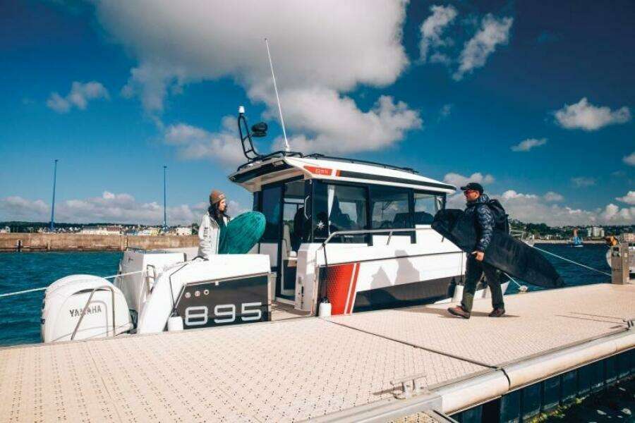 29ft Jeanneau Yacht For Sale