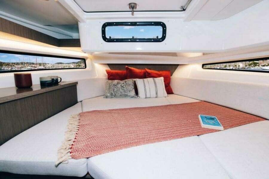 29ft Jeanneau Yacht For Sale