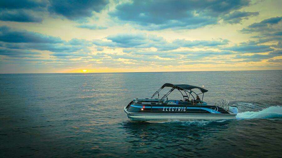 30ft Vision Yacht For Sale