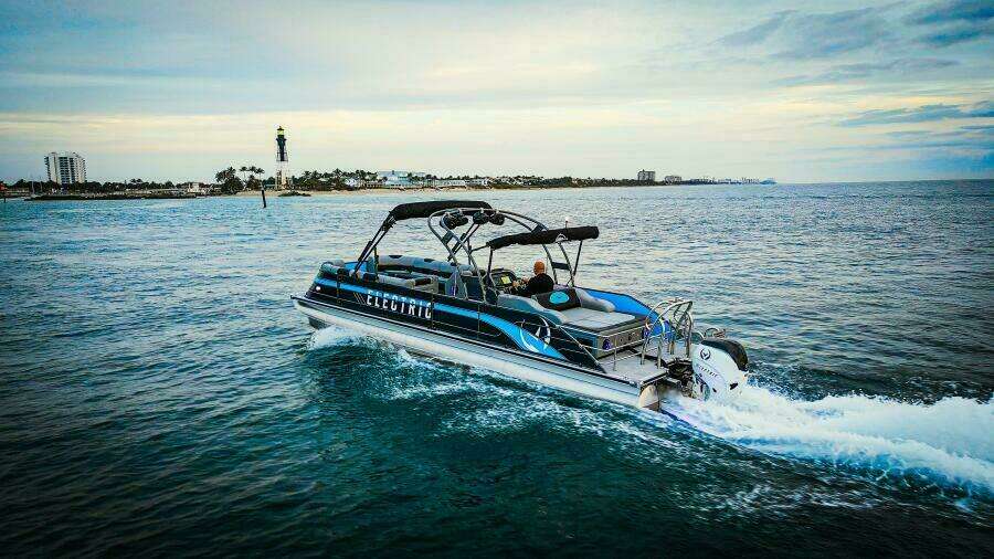 30ft Vision Yacht For Sale