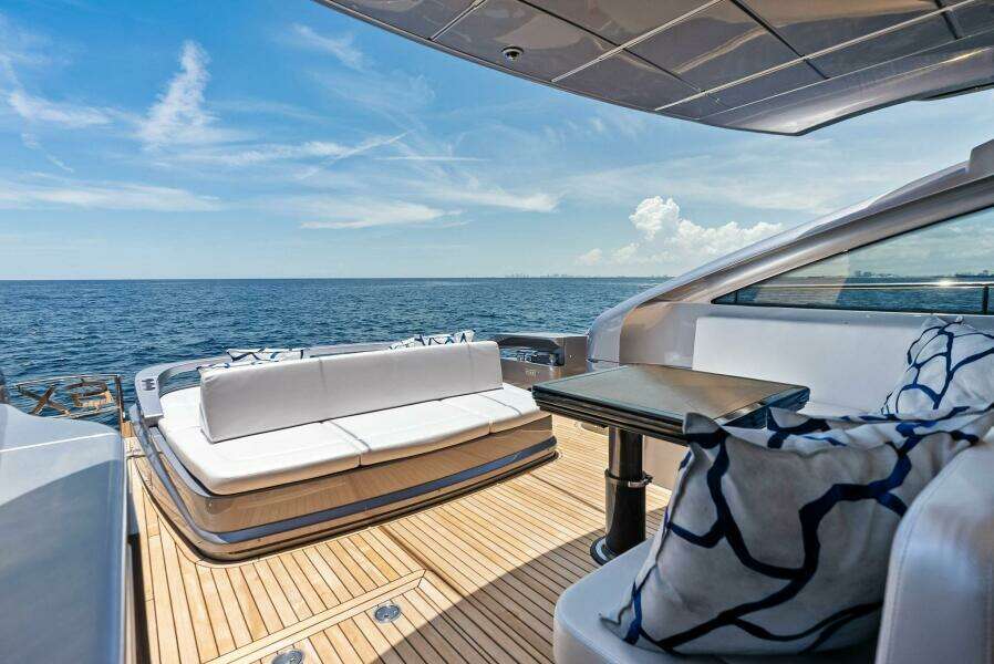 2024 Pershing 6X Salon 